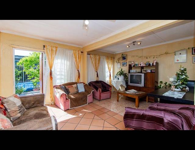 3 BEDROOM HOUSE FOR SALE IN MITCHELLS PLAIN CENTRAL